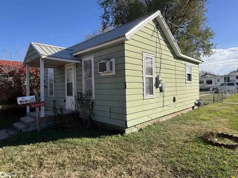 902 Clinton Ave, Ottumwa, IA 52501