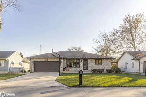 1621 7th Pl SW, Mason City, IA 50401