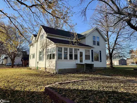 906 Maple St, Scranton, IA 51462
