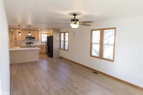 202 8th Ave, Sully, IA 50251 photo 9