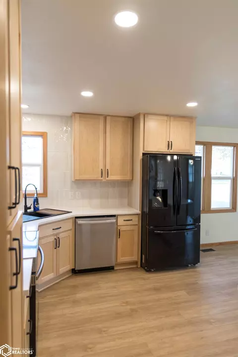 202 8th Ave, Sully, IA 50251 photo 13