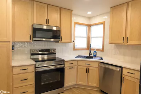 202 8th Ave, Sully, IA 50251 photo 15