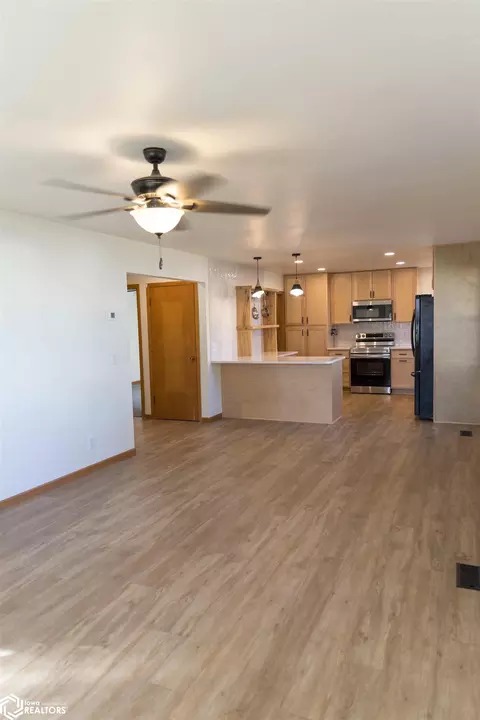 202 8th Ave, Sully, IA 50251 photo 10