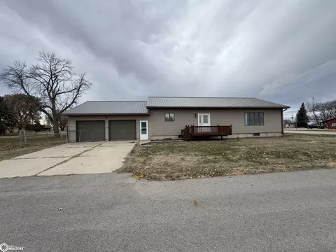102 SE 3rd St, Gilmore City, IA 50541