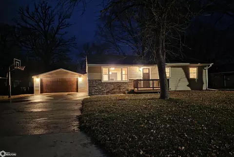 509 Lincoln Dr, Webster City, IA 50595