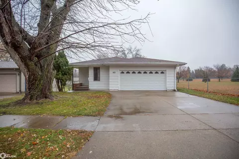 931 E Oak St, Algona, IA 50511