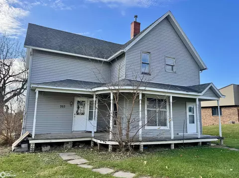 703 Oak St, Williamsburg, IA 52361