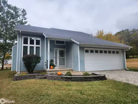 221 Vica Ln, Fort Madison, IA 52627