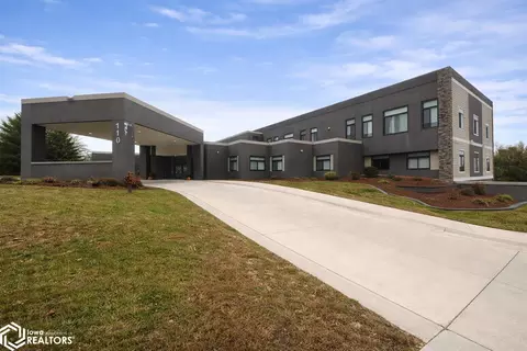 110 Rockslyvania St, Iowa Falls, IA 50126