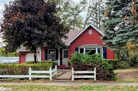 1104 S 7th St, Fairfield, IA 52556