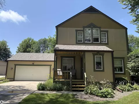 107 34th St W, Clear Lake, IA 50428