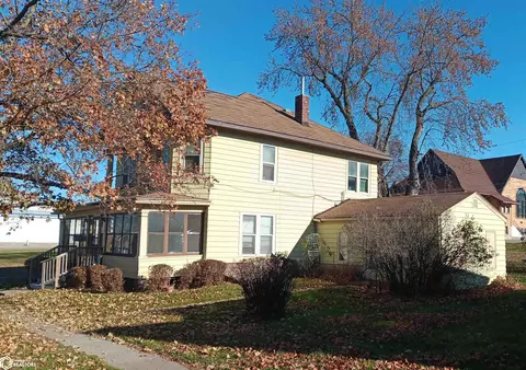 315 S Main St, Sigourney, IA 52591