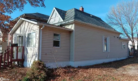1121 Avenue E, Fort Madison, IA 52627
