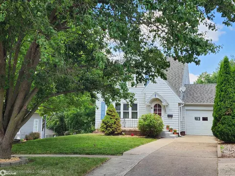 908 E 9th St, Atlantic, IA 50022