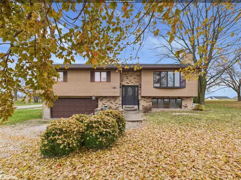 53 5th St, West Point, IA 52656