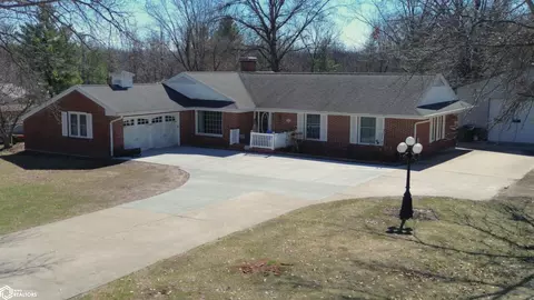 1106 E Franklin St, Bloomfield, IA 52537