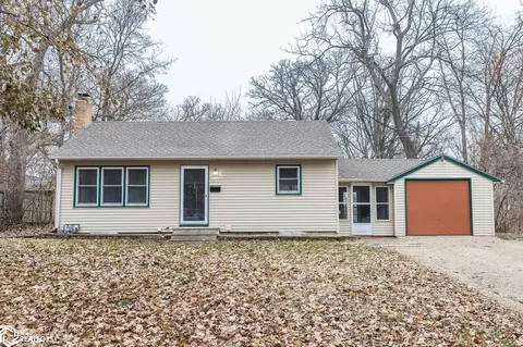 1410 3rd Ave, Clear Lake, IA 50428