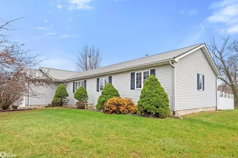 407 W Oak St, Danville, IA 52623