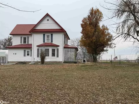 2048 120th St, Batavia, IA 52533