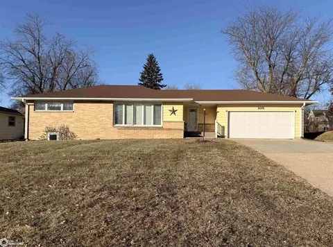 1601 N Main St, Carroll, IA 51401