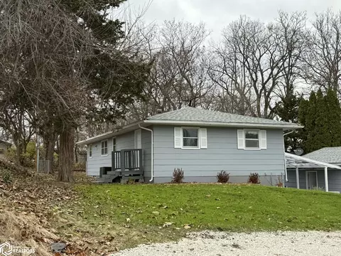 1907 Racine Ave, Burlington, IA 52601