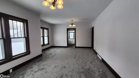 1511 State St, Tama, IA 52339