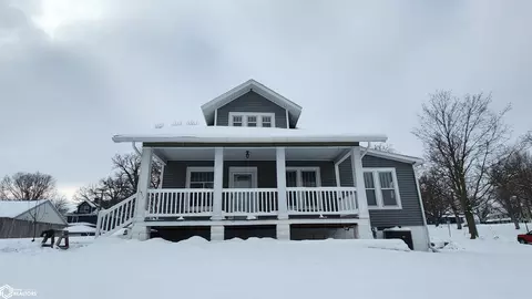 1511 State St, Tama, IA 52339