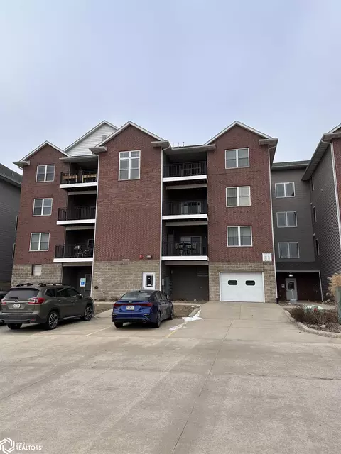 1092 Walnut Ave #209, Riverside, IA 52327