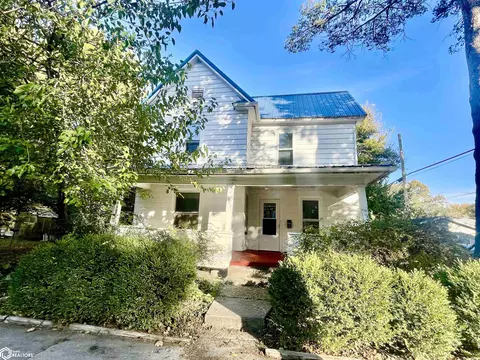 503 S 4th St, Fairfield, IA 52556