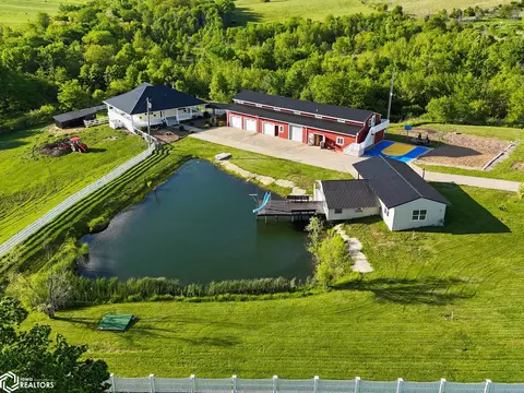 23502 465th St, Centerville, IA 52544