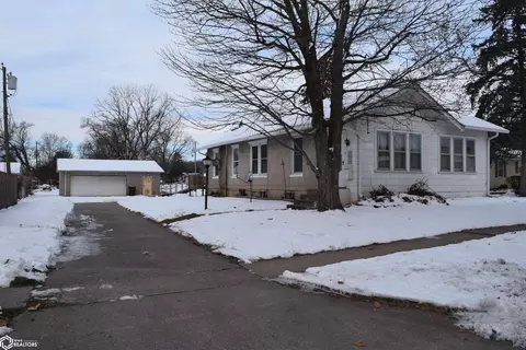 121 21st St, Fort Madison, IA 52627
