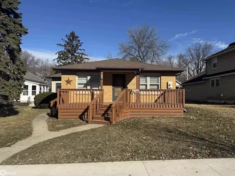 1322 Main Ave, Clear Lake, IA 50428