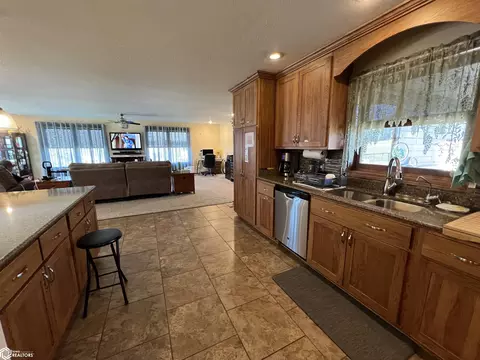 Kitchen - 793 E County Rd 1430, Hamilton, IL 62341 photo 2 of 10