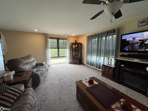 Living - 793 E County Rd 1430, Hamilton, IL 62341 photo 2 of 4