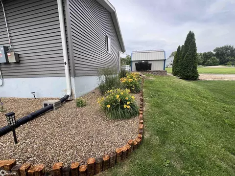 Exterior - 793 E County Rd 1430, Hamilton, IL 62341 photo 6 of 32