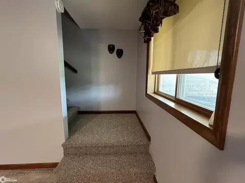 Entry Way - 793 E County Rd 1430, Hamilton, IL 62341 photo 1 of 2