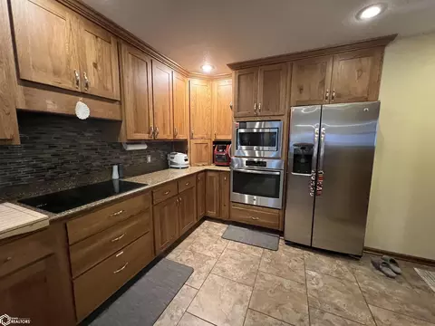 Kitchen - 793 E County Rd 1430, Hamilton, IL 62341 photo 10 of 10