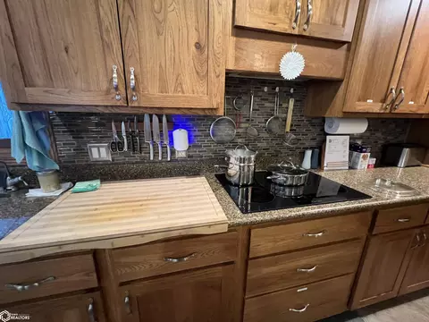 Kitchen - 793 E County Rd 1430, Hamilton, IL 62341 photo 7 of 10