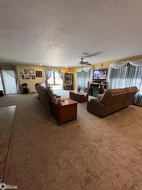 Living - 793 E County Rd 1430, Hamilton, IL 62341 photo 1 of 4