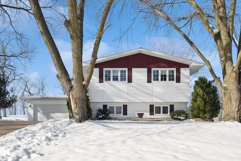 901 S Oakbrook Dr, Mount Pleasant, IA 52641