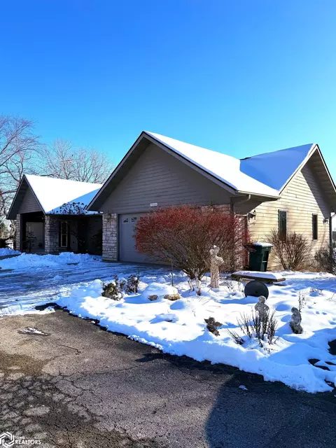 1674 345th Ave, Wever, IA 52658