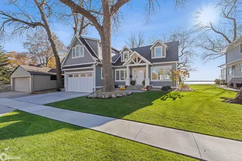 537 N Shore Dr, Clear Lake, IA 50428