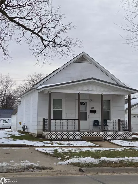 314 Broadway St, West Burlington, IA 52655