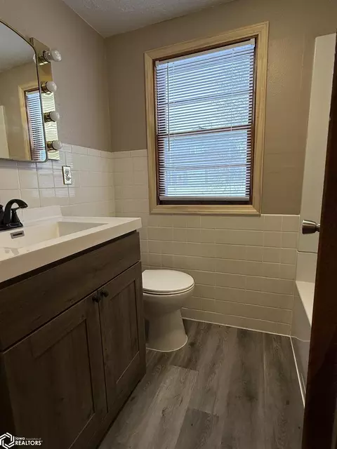 Bath - 320 3rd Ave, Coon Rapids, IA 50058 photo 3 of 4