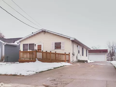 1109 9th Ave E, Oskaloosa, IA 52577
