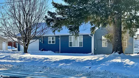 504 E Market St, New Sharon, IA 50207