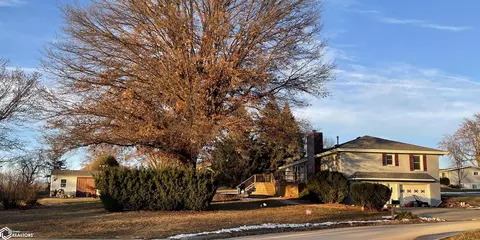 801 Sunset Dr, Corning, IA 50841