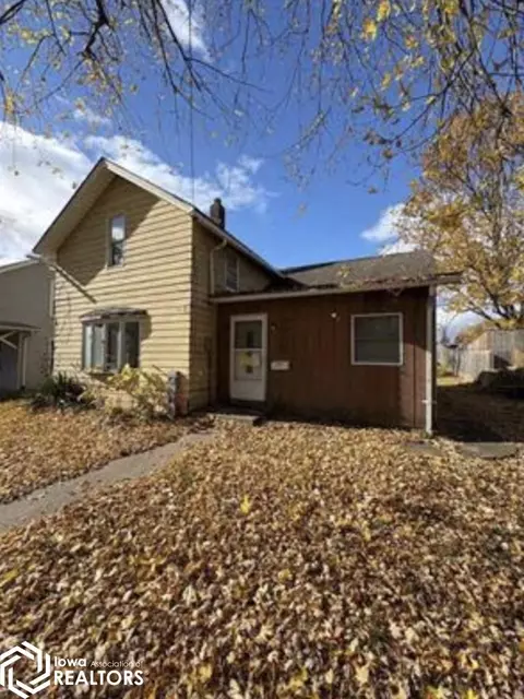 404 Busch St, Muscatine, IA 52761