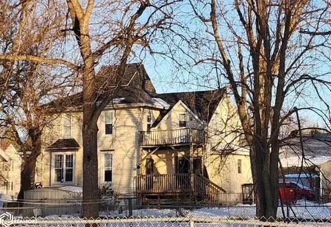 414 S Jackson Ave, Eagle Grove, IA 50533 photo 2