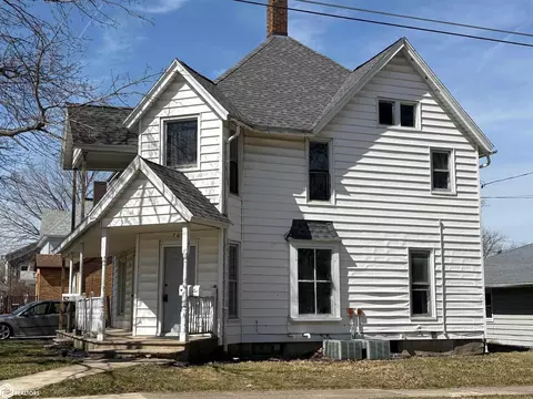 604 Hickory St, Iowa Falls, IA 50126